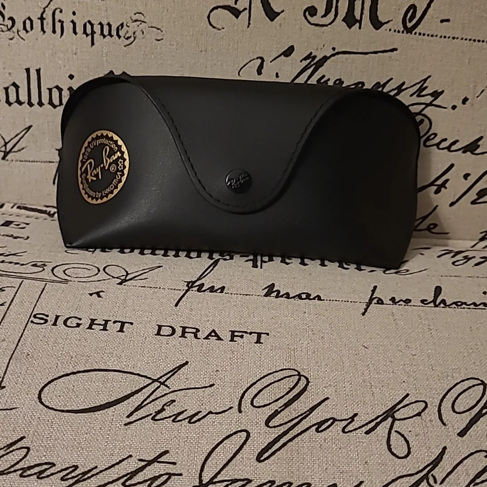 Ray-Ban case - Picture 2 of 4